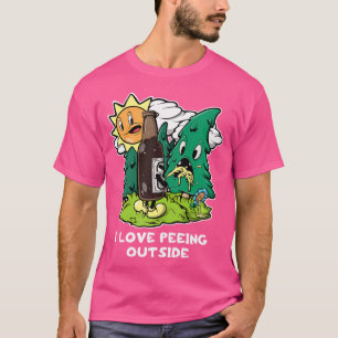 Camiseta Eu Adoro Fazer Xixi Fora Do Bebendo De Acampamento