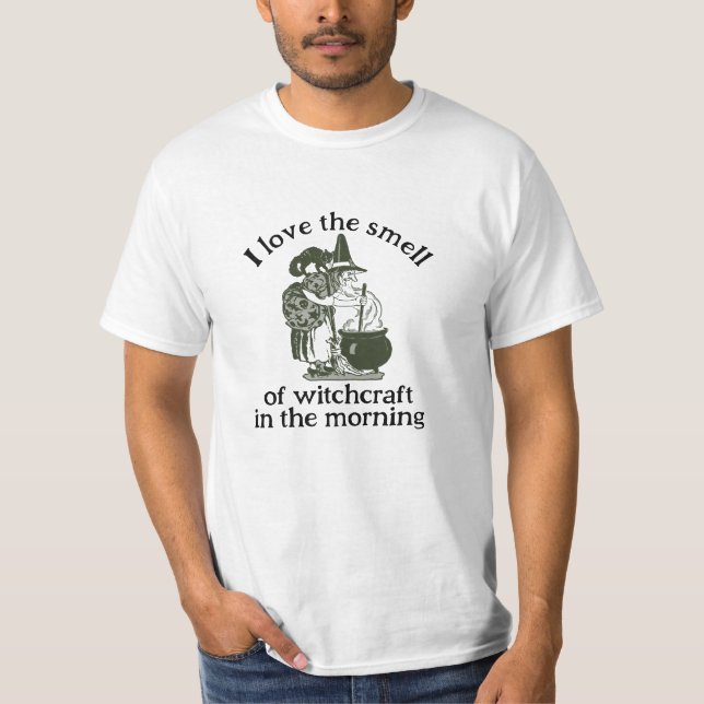 Camiseta Eu adoro o cheiro da bruxaria (Frente)