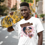 Camiseta Eu adoro o meu texto de foto marrom-rosa-Namorada<br><div class="desc">Crie a sua. Eu adoro a minha namorada com esta modelo de camisa super colorida com duas fotos em enormes corações vermelhos e texto personalizado manuscrito em cores cor rosa e marrom realçados. Esta camisa pode ser uma dádiva engraçada e engraçada de aniversário. Forçar sua namorado a vestir essa camisa...</div>