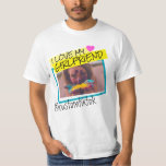 Camiseta Eu adoro o meu texto de foto personalizado do namo<br><div class="desc">Crie o seu. Eu amo o meu texto de foto personalizado do namorada y2k T-Shirt colorido com o seu texto manuscrito personalizado e o seu endereço de mídia social (instagram, tiktok, pinterest, youtube ou qualquer rede que você queira promover). Colagem Colorida Vibrante, todos os elementos gráficos design podem estar em...</div>