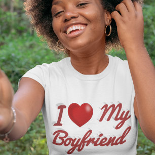 Camiseta Eu adoro o meu texto vermelho Namorado