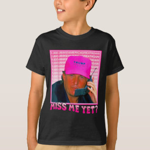Camiseta Eu Ainda Donald Trump 2024 Segurando Telefone Rosa
