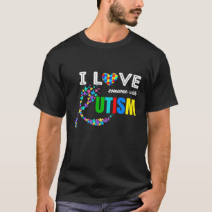 Camiseta Eu Amo Alguém com Autismo