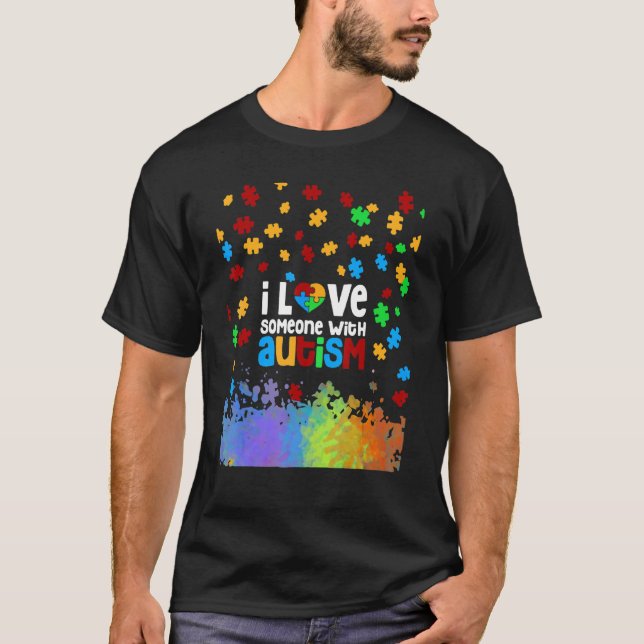 Camiseta Eu Amo Alguém Com Consciência Autista (Frente)