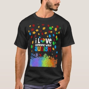 Camiseta Eu Amo Alguém Com Consciência Autista