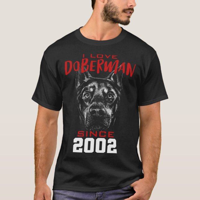 Camiseta Eu amo doberman desde 2002 (Frente)
