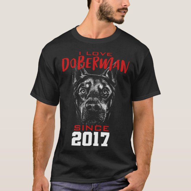 Camiseta Eu amo doberman desde 2017 (Frente)