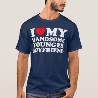 Camiseta Eu amo meu namorado mais novo e bonito amigo BF