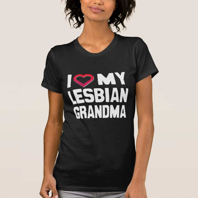 CAMISETA EU AMO MINHA AVÓ LESBIANA - (Frente)
