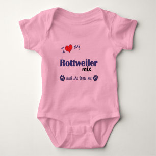 Camiseta Eu amo minha mistura de Rottweiler (o cão fêmea)