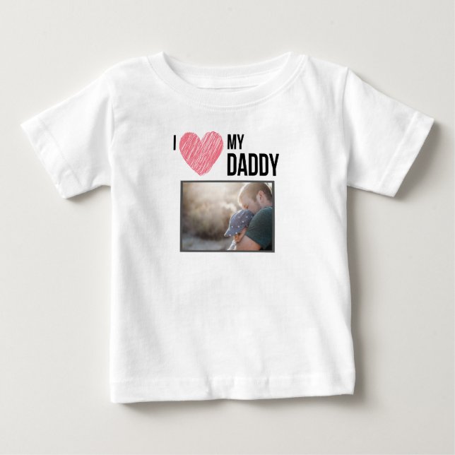 CAMISETA EU AMO MINHAS ROUPAS DE BEBÊ PAI FOTO PERSONALIZAD (Frente)