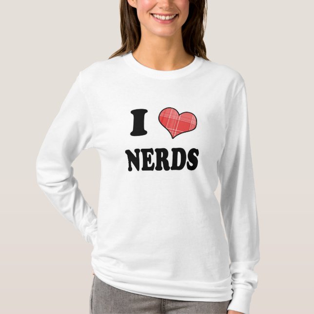Camiseta Eu Amo Nerds (Coração Xadrez) (Frente)