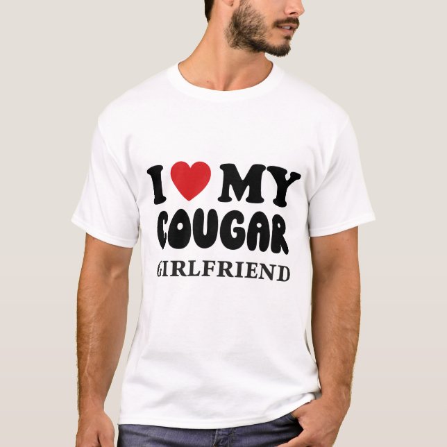 Camiseta Eu Amo O Meu Namorada De Cougar (Frente)