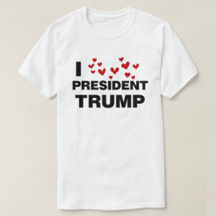 Camiseta Eu Amo O Presidente Trump Hearts