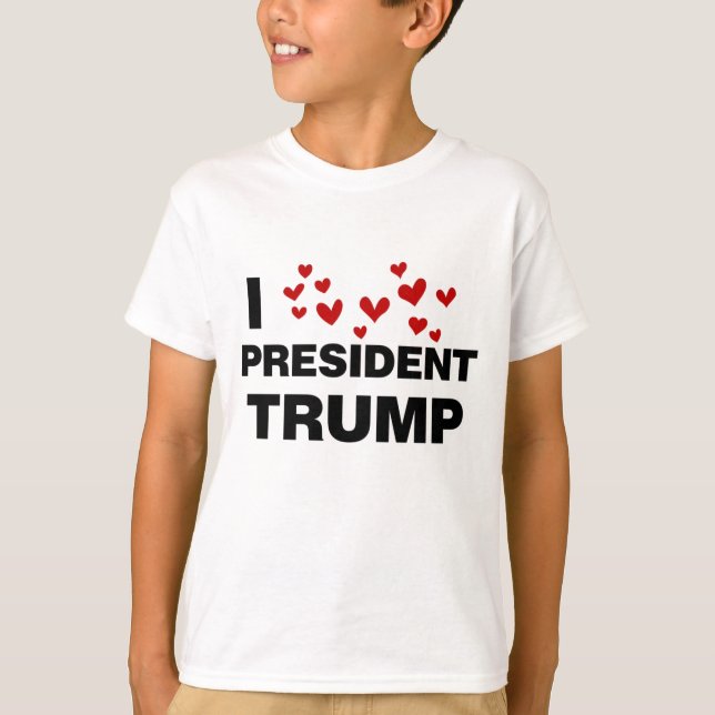 Camiseta Eu Amo O Presidente Trump Hearts (Frente)