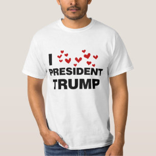 Camiseta Eu Amo O Presidente Trump Hearts