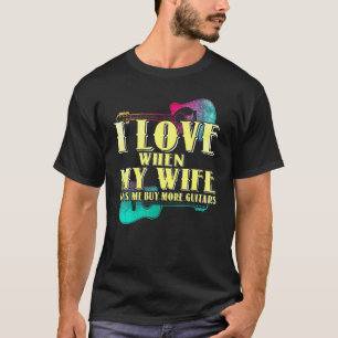 Camiseta Eu Amo Quando Minha Esposa Me Deixa Comprar Mais G