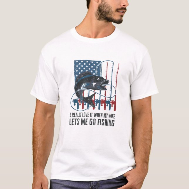 Camiseta Eu Amo Quando Minha Esposa Me Deixa Pescar (Frente)