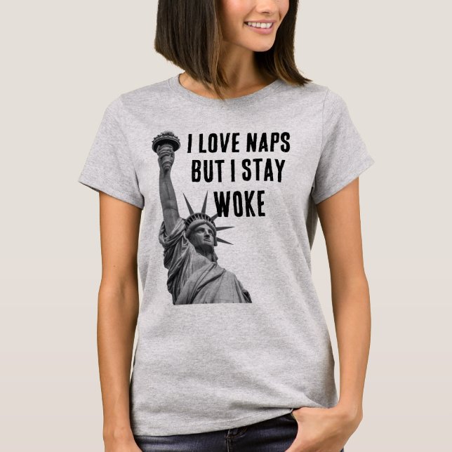 Camiseta Eu Amo Sonecas mas Fico Esperto (Frente)