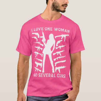 Camiseta Eu Amo Uma Mulher E Várias Armas Engraçadas Armas 