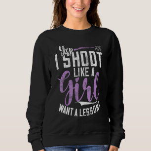 Camiseta Eu Atiro Como Uma Garota Atiradora Esportiva e Ca