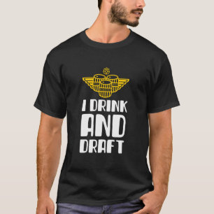 Camiseta Eu Bebo E Escrevo