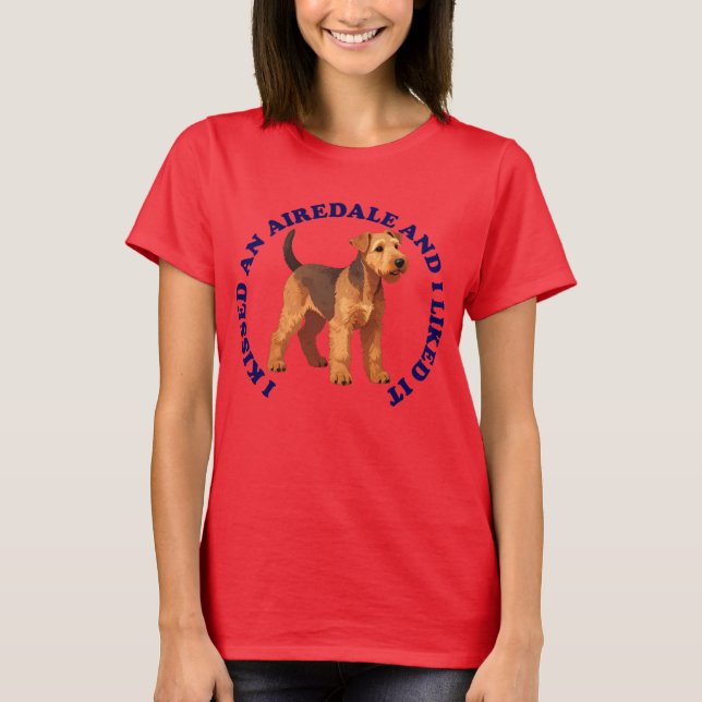 Camiseta Eu beijei um cachorrinho Airedale (Frente)