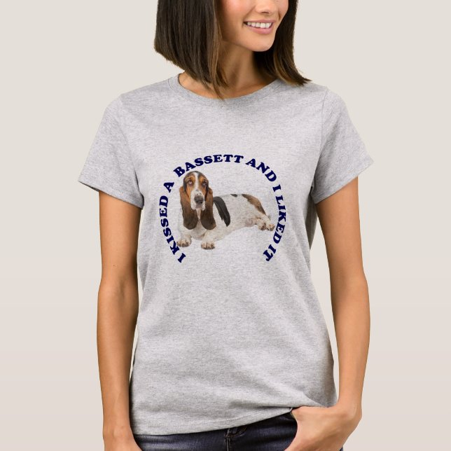 Camiseta Eu beijei um Hound Bassett (Frente)