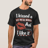 Eu beijei um trabalhador do metal do sneet e eu