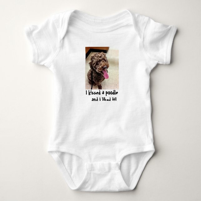 Camiseta Eu beijei uma caniche (Frente)