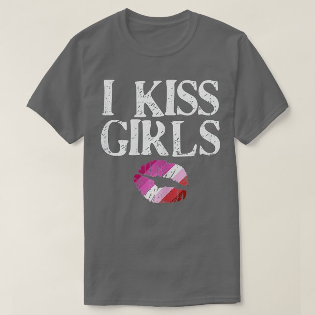 Camiseta Eu Beijo Meninas Lábios do Orgulho Lésbico Butch G (Frente do Design)