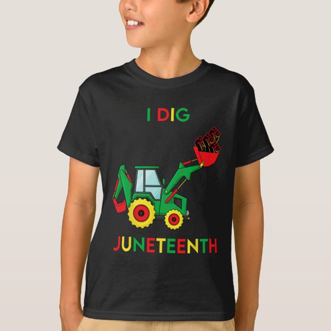 Camiseta Eu Canto 1910 Trator Diversão Brincadeiras Rapazes (Frente)