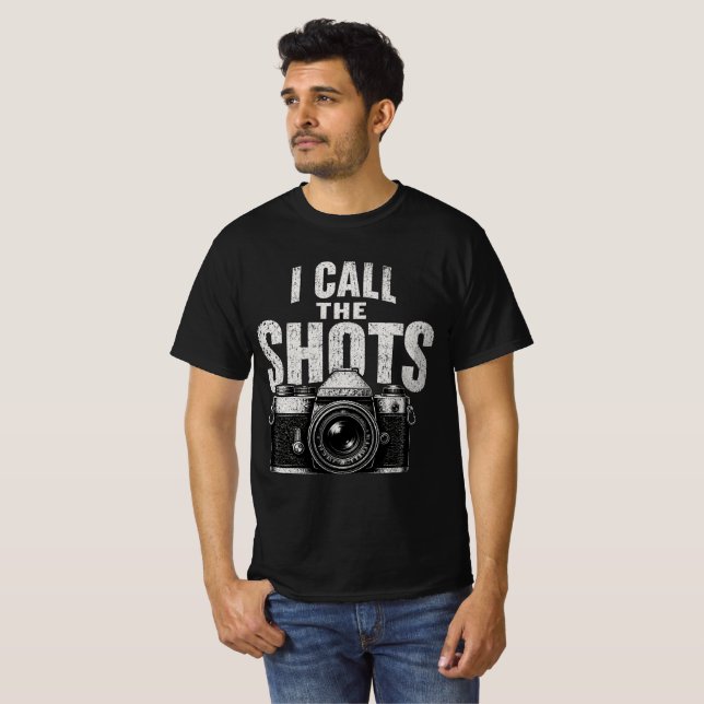 Camiseta Eu Chamo Os Tiros Câmera Vintage (Frente Completa)