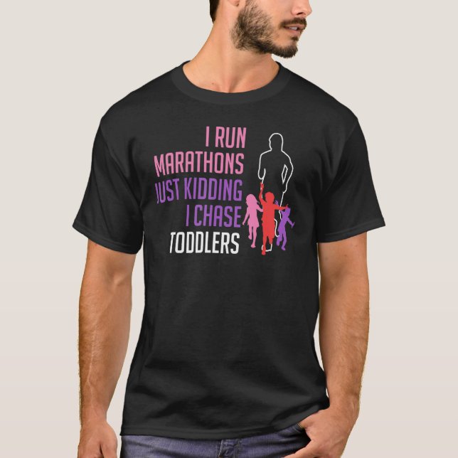 Camiseta Eu Chase Toddlers Infantis Professores Correm Uma  (Frente)