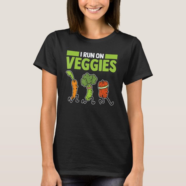 Camiseta Eu Corro Em Legumes Cenoura Brócolis Comida Vegana (Frente)