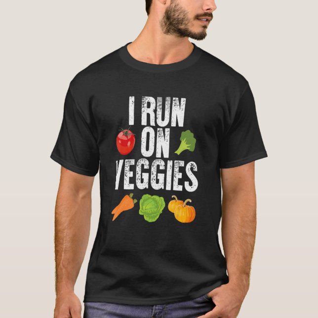 Camiseta Eu Corro Em Vegggg Vegetarianos Legal Vegens (Frente)