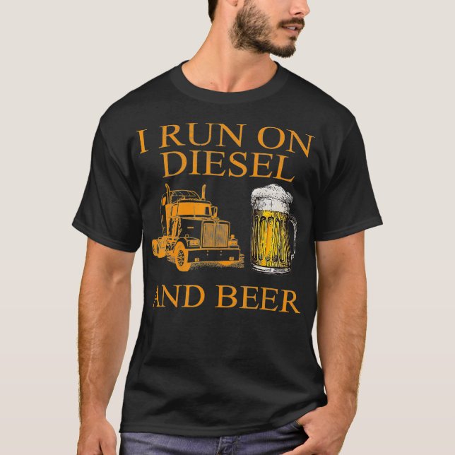 Camiseta Eu Corro No Bebendo De Diesel E Bebê (Frente)