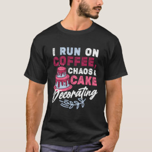 Camiseta Eu Corro No Café Cake Decorando Baía