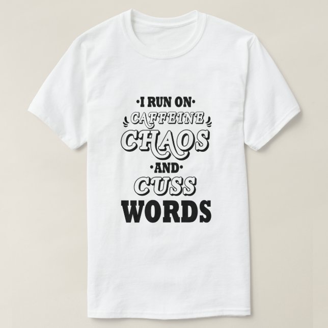 CAMISETA EU CORRO NO CAFÉ CAOS E CUSTO PALAVRAS (Frente do Design)