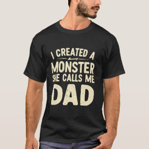 Camiseta Eu Criei Um Monstro Que Ela Me Chama De Pais Pais