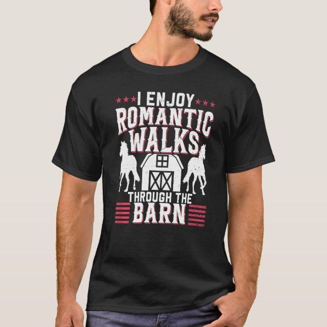 Camiseta Eu Desfruto de Caminhadas Românticas pelo Celeiro  (Frente)