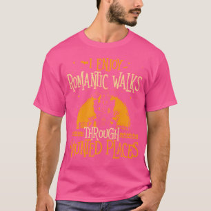 Camiseta Eu Desfruto de Passeios Românticos por Lugares Ass