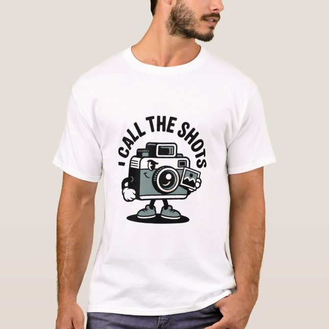 Camiseta Eu Dou as Cartas - Citação Divertida de Câmera (Frente)