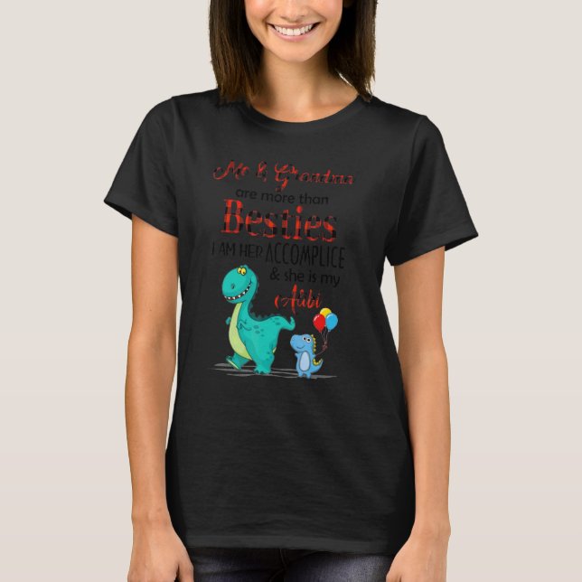 Camiseta Eu e a Vovó somos mais do que melhores amigas, eu  (Frente)