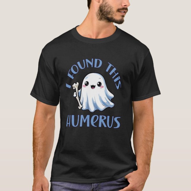 Camiseta Eu Encontrei Este Humero Fantasma Dia de as Bruxas (Frente)