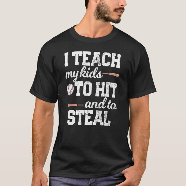 Camiseta EU ENSINO MEUS FILHOS A BATER E ROUBAR O Pai DA Mã (Frente)