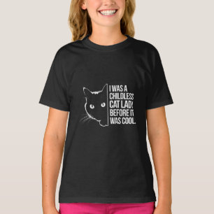 Camiseta Eu Era uma Mulher Sem Filhos e com Gatos Antes Dis