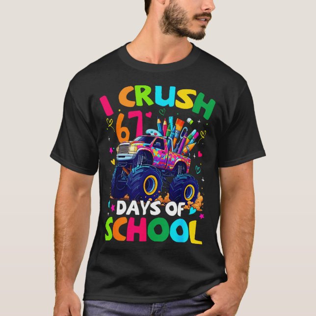 Camiseta Eu Esmago 67 Dias De Escola Caminhão Monstro Meme  (Frente)