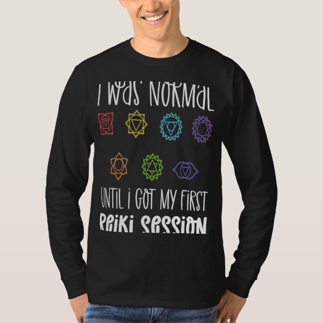 Camiseta Eu Estava Normal Até Que Eu Recebi Minha Primeira  (Frente)