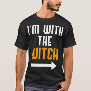 Camiseta Eu Estou Com O Casal De Dia de as Bruxas engraçad